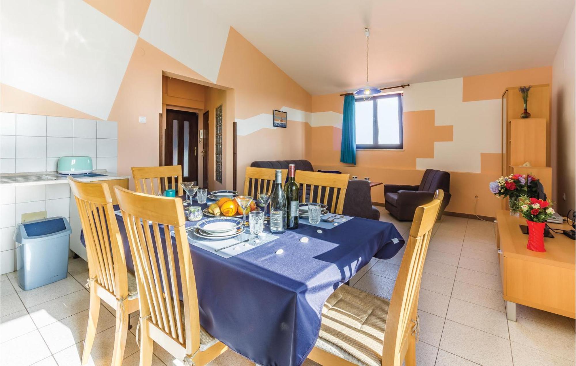 2 Bedroom Awesome Apartment In Vinkuran Esterno foto